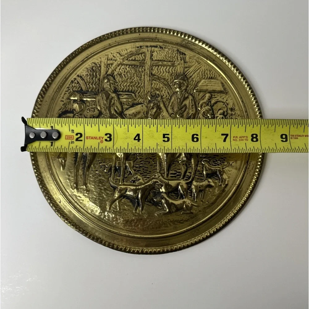 Vintage Hammered Brass Wall‎ Plate Traditional English Fox Hunting Scene